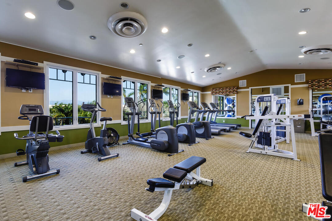 4082 Tradewinds Drive Oxnard, CA 93035 - Photo 10 of 23