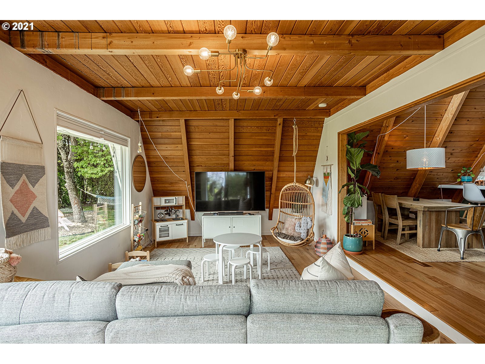 920 Thistle Road Hood River, OR 97031 - Photo 17 of 32 Gallery Image 17