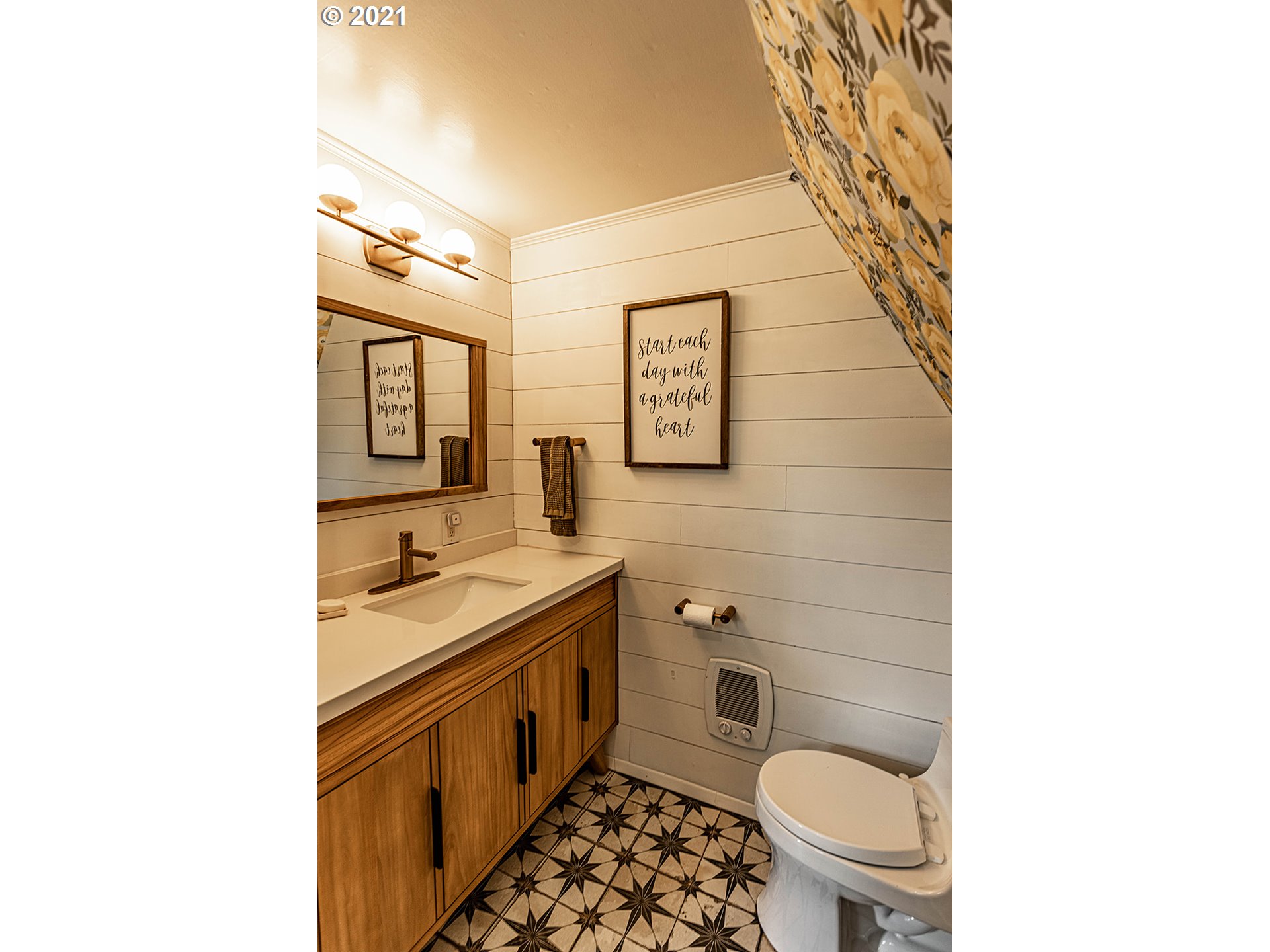 920 Thistle Road Hood River, OR 97031 - Photo 21 of 32 Gallery Image 21
