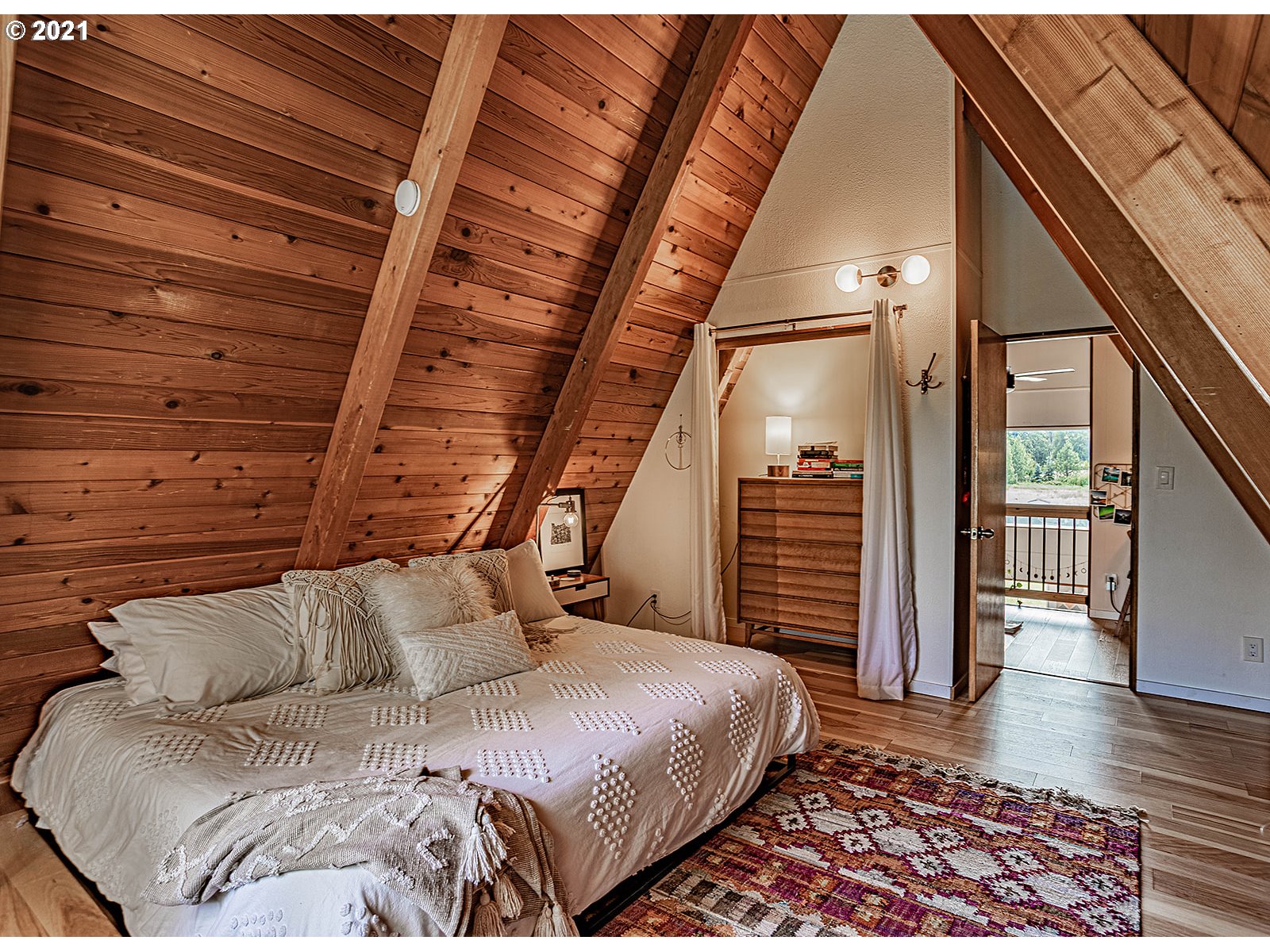 920 Thistle Road Hood River, OR 97031 - Photo 27 of 32 Gallery Image 27
