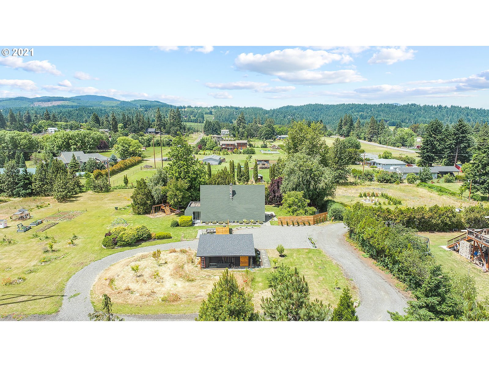 920 Thistle Road Hood River, OR 97031 - Photo 31 of 32 Gallery Image 31