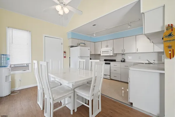$2,800 | 205 B North 10th Street, Unit B, Brigantine, NJ 08203