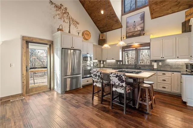 $712,000 | 5845 Southeast McCoy Lane, Lawson, MO 64062