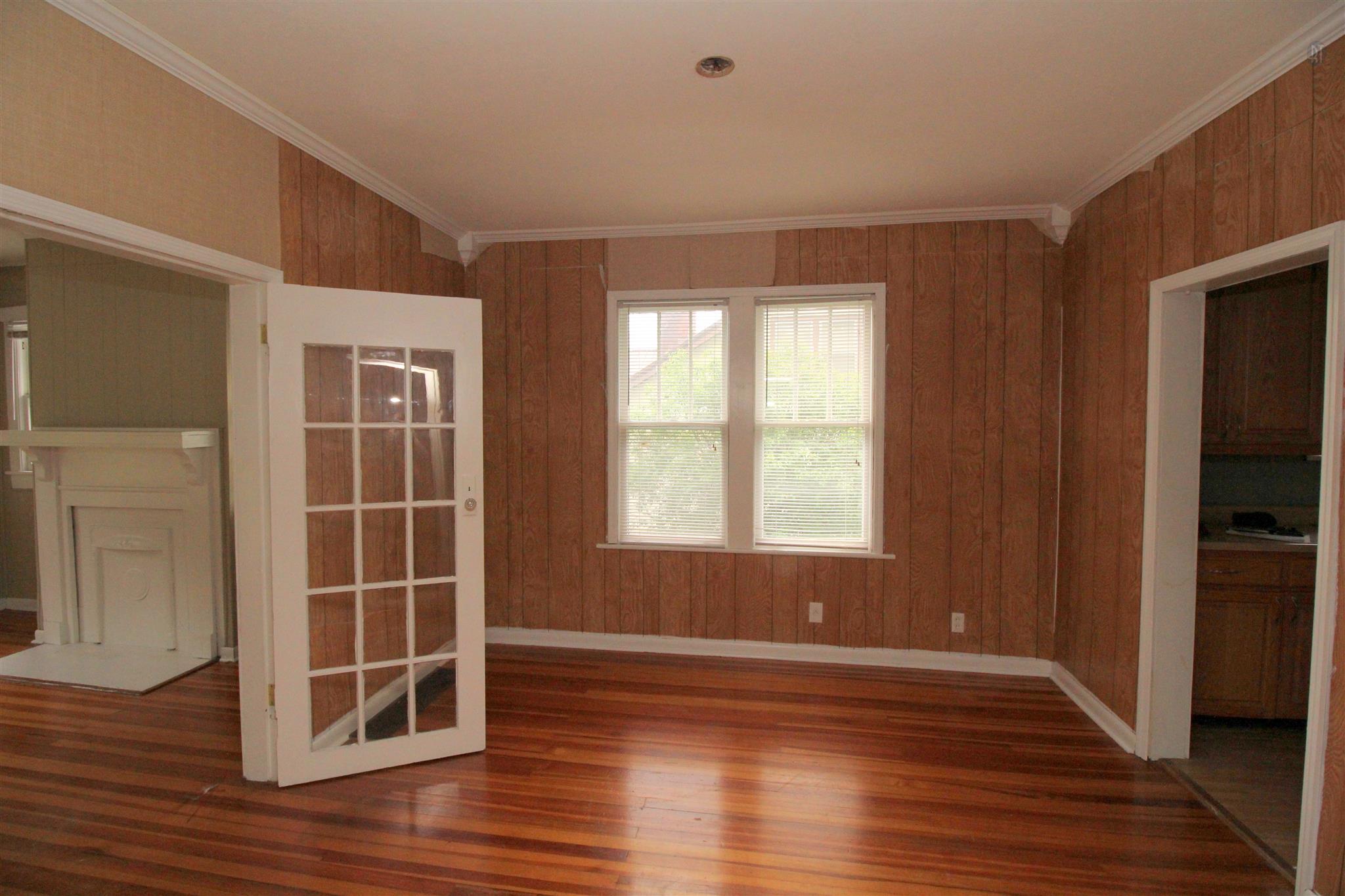 511 3rd Avenue West Springfield, TN 37172 - Photo 4 of 14 Lots of charm. Just wanting for you to paint and add your own personal touches to make this space beautiful.