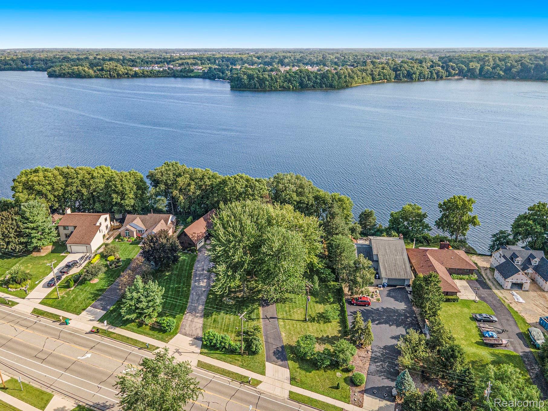 1066 Grove Road Ypsilanti, MI 48198 - Photo 17 of 20 DJI_0847.jpg