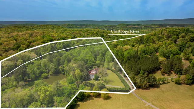 $1,400,000 | 70 Golf Crse Lane, Trion, GA 30753