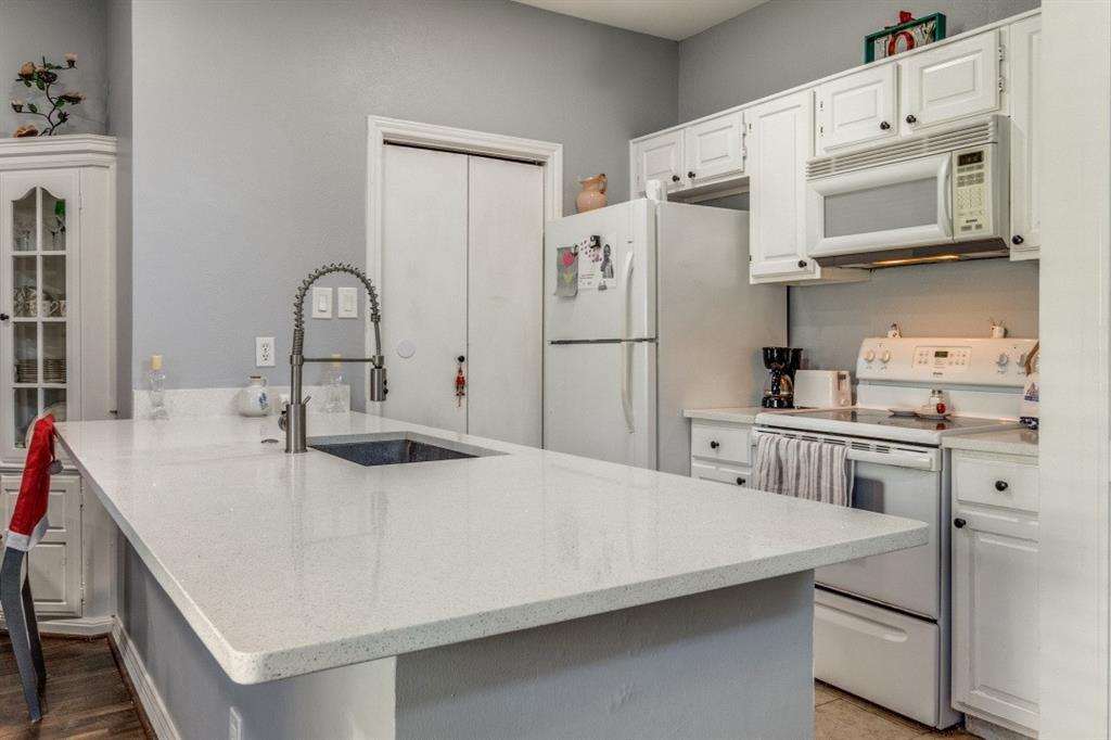 7340 Skillman Street, Unit 204 Dallas, TX 75231 - Photo 4 of 13