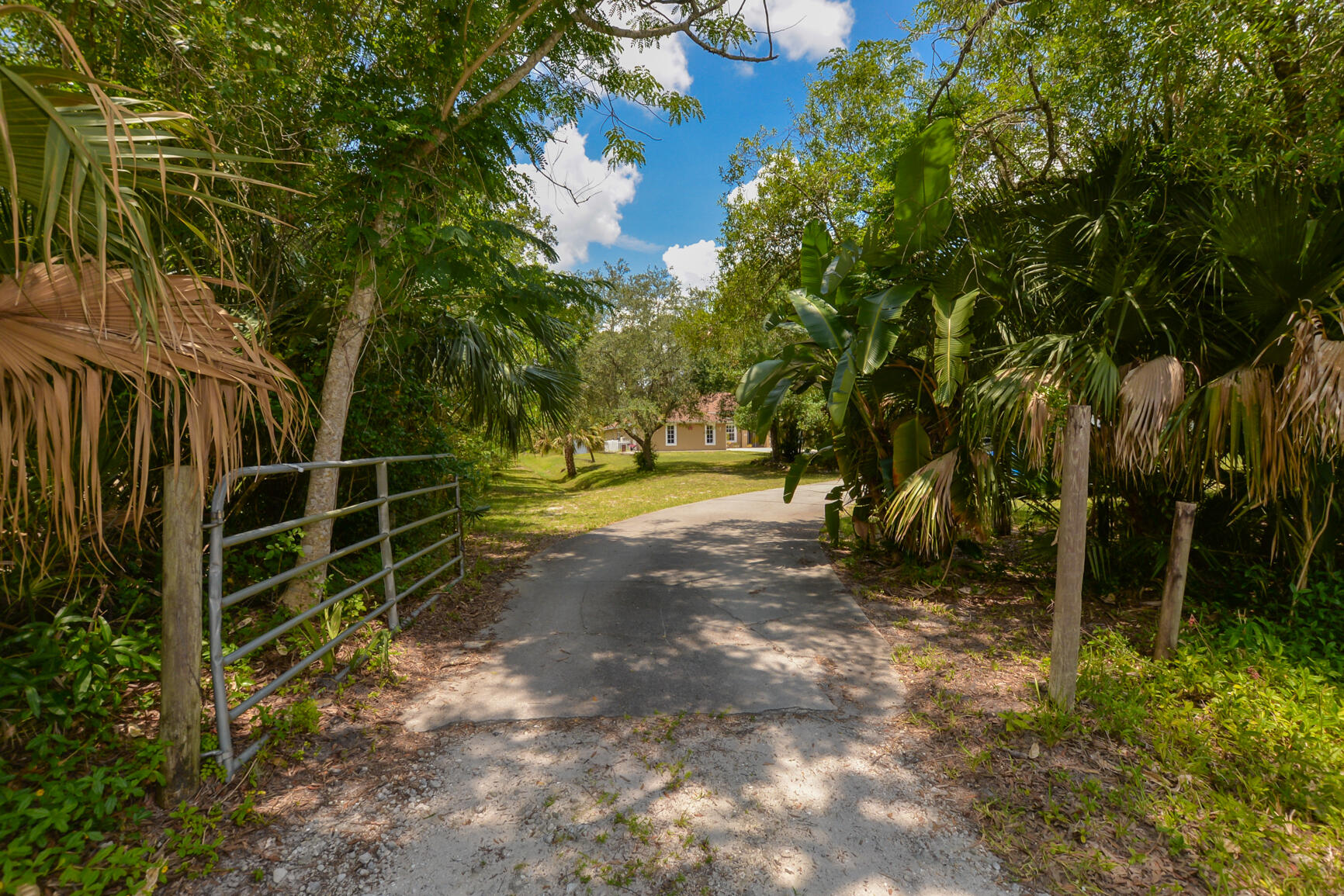 2681 Coolidge Road Fort Pierce, FL 34945 - Photo 40 of 47 entrance