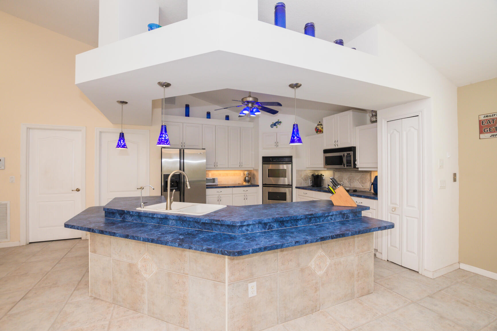2681 Coolidge Road Fort Pierce, FL 34945 - Photo 10 of 47 kitchen