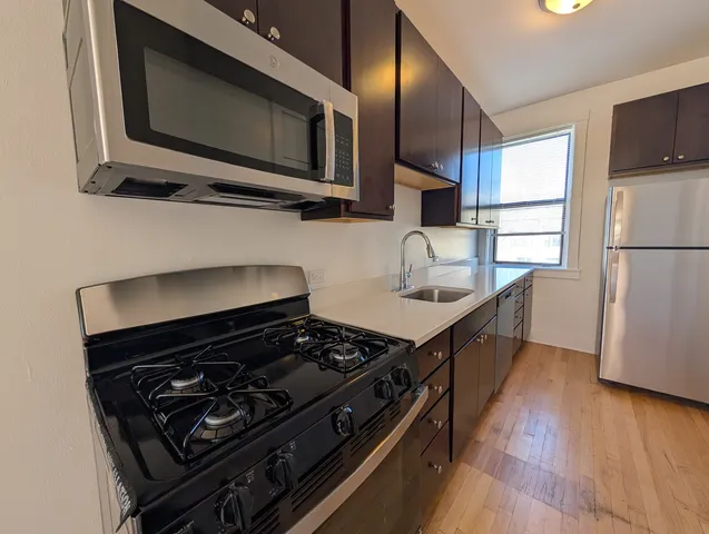 $1,695 | 1540 North Kedzie Avenue, Unit 1M, Chicago, IL 60651