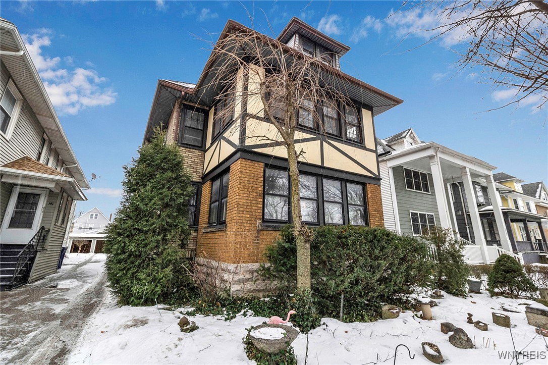 337 Parkside Avenue Buffalo, NY 14214 - Photo 3 of 50