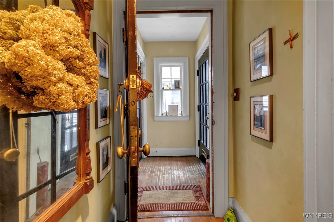 337 Parkside Avenue Buffalo, NY 14214 - Photo 4 of 50