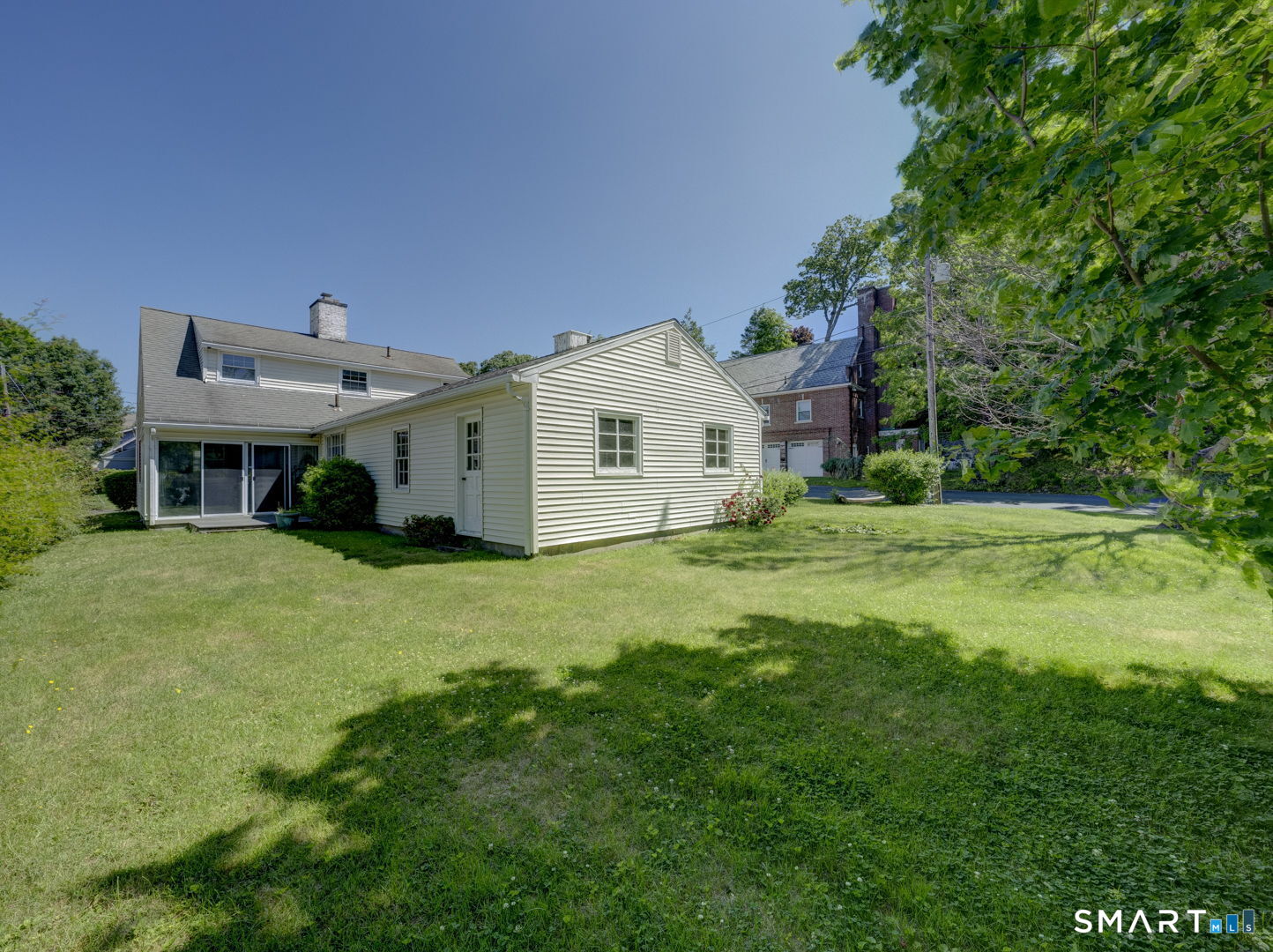 176 Stearns Street Bristol, CT 06010 - Photo 4 of 38
