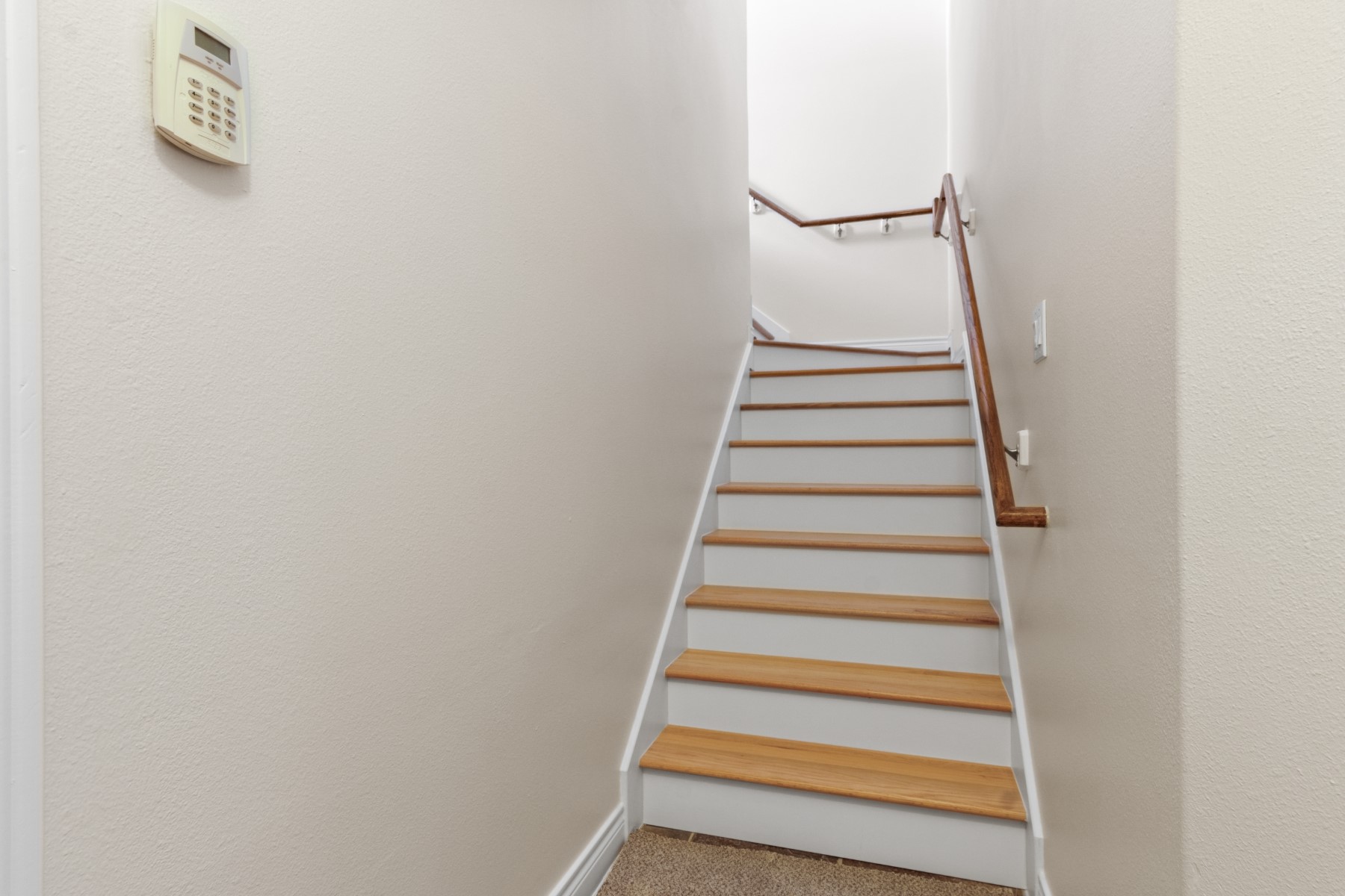 2917 Clinton Drive Houston, TX 77020 - Photo 7 of 24 a view of entryway