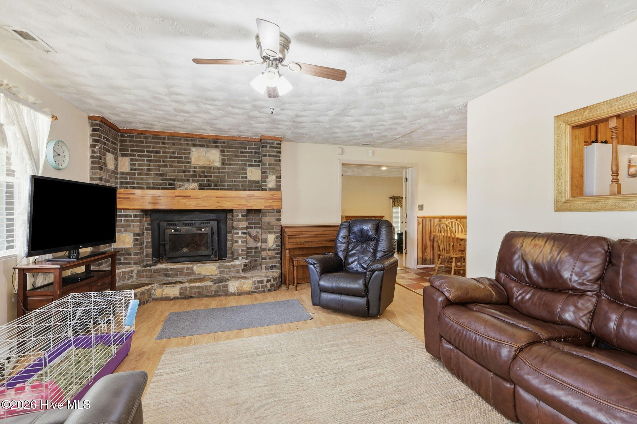 284 Laurel Road Beaufort, NC 28516 - Photo 15 of 41 Living room