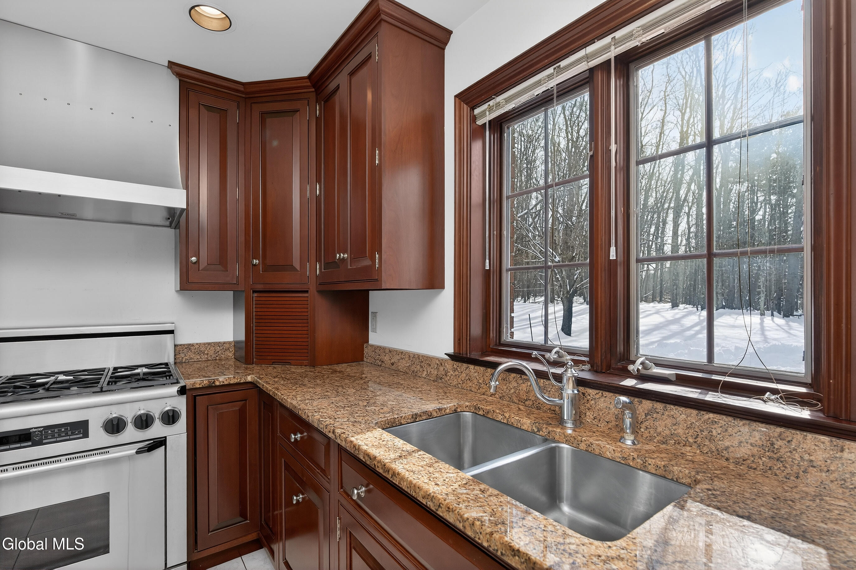 8 Malden Lane Bethlehem, NY 12054 - Photo 25 of 80 054-8-Maiden-Ln_delmar-NY-12054