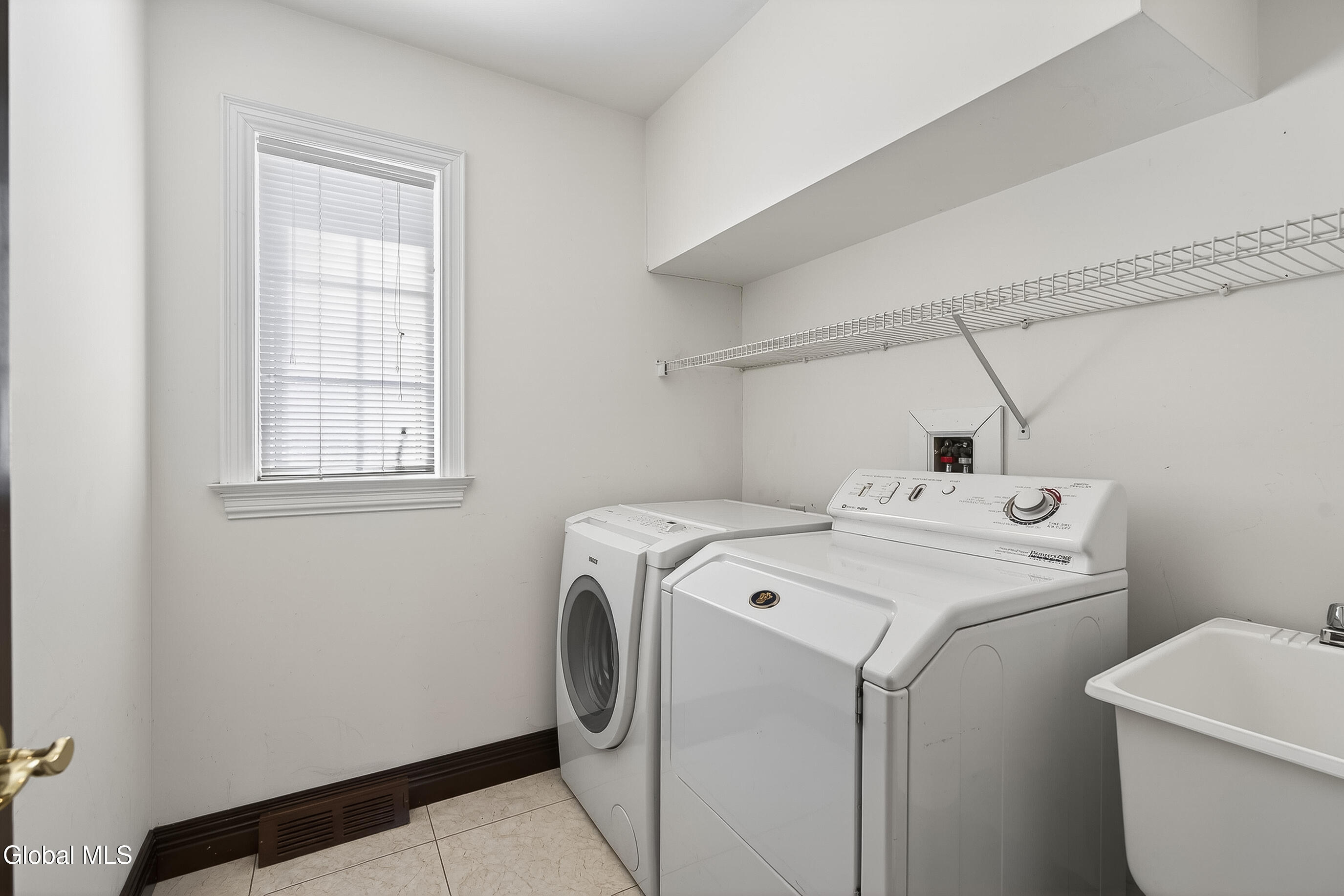 8 Malden Lane Bethlehem, NY 12054 - Photo 37 of 80 071-8-Maiden-Ln_delmar-NY-12054