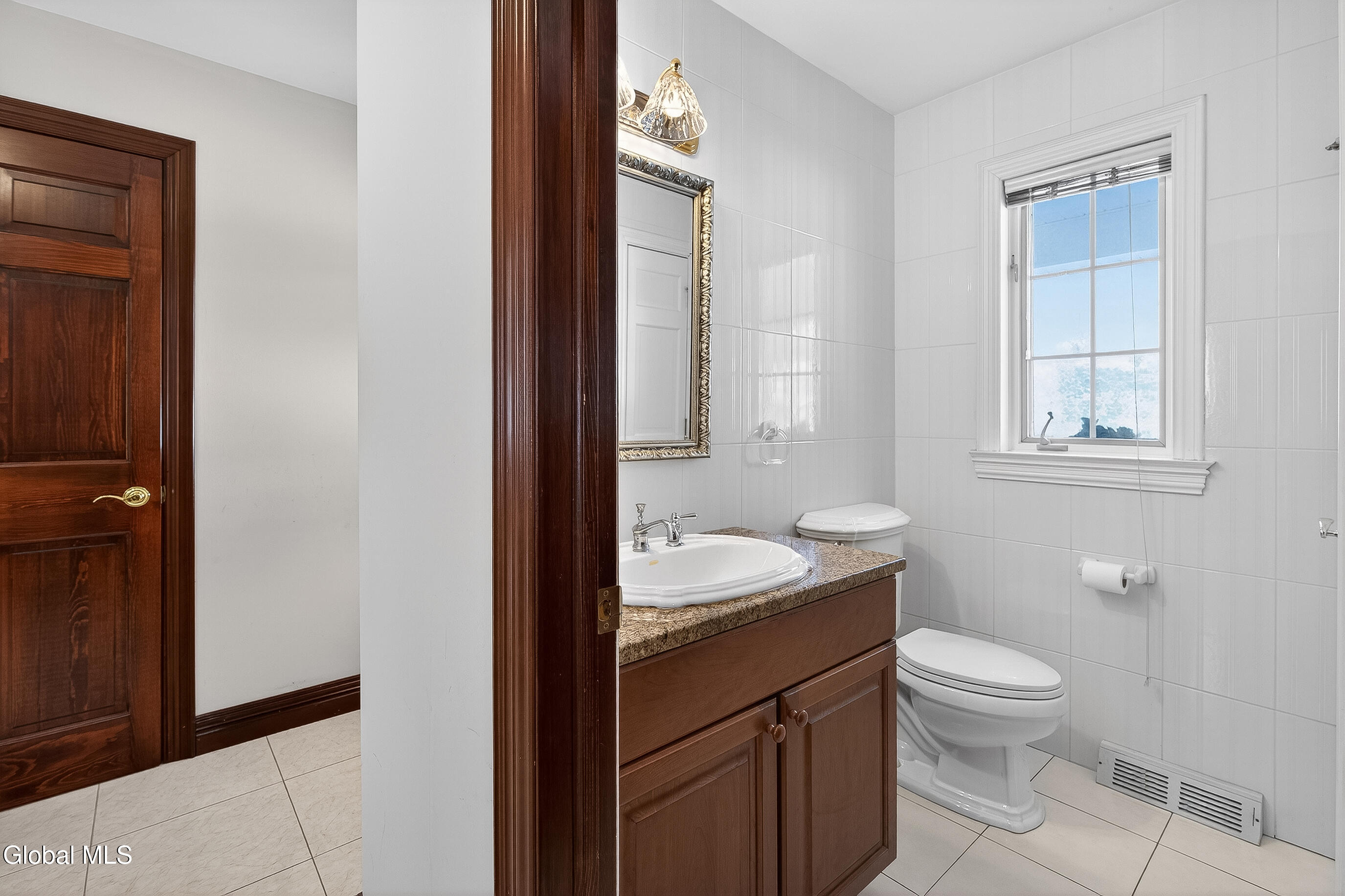 8 Malden Lane Bethlehem, NY 12054 - Photo 39 of 80 079-8-Maiden-Ln_delmar-NY-12054