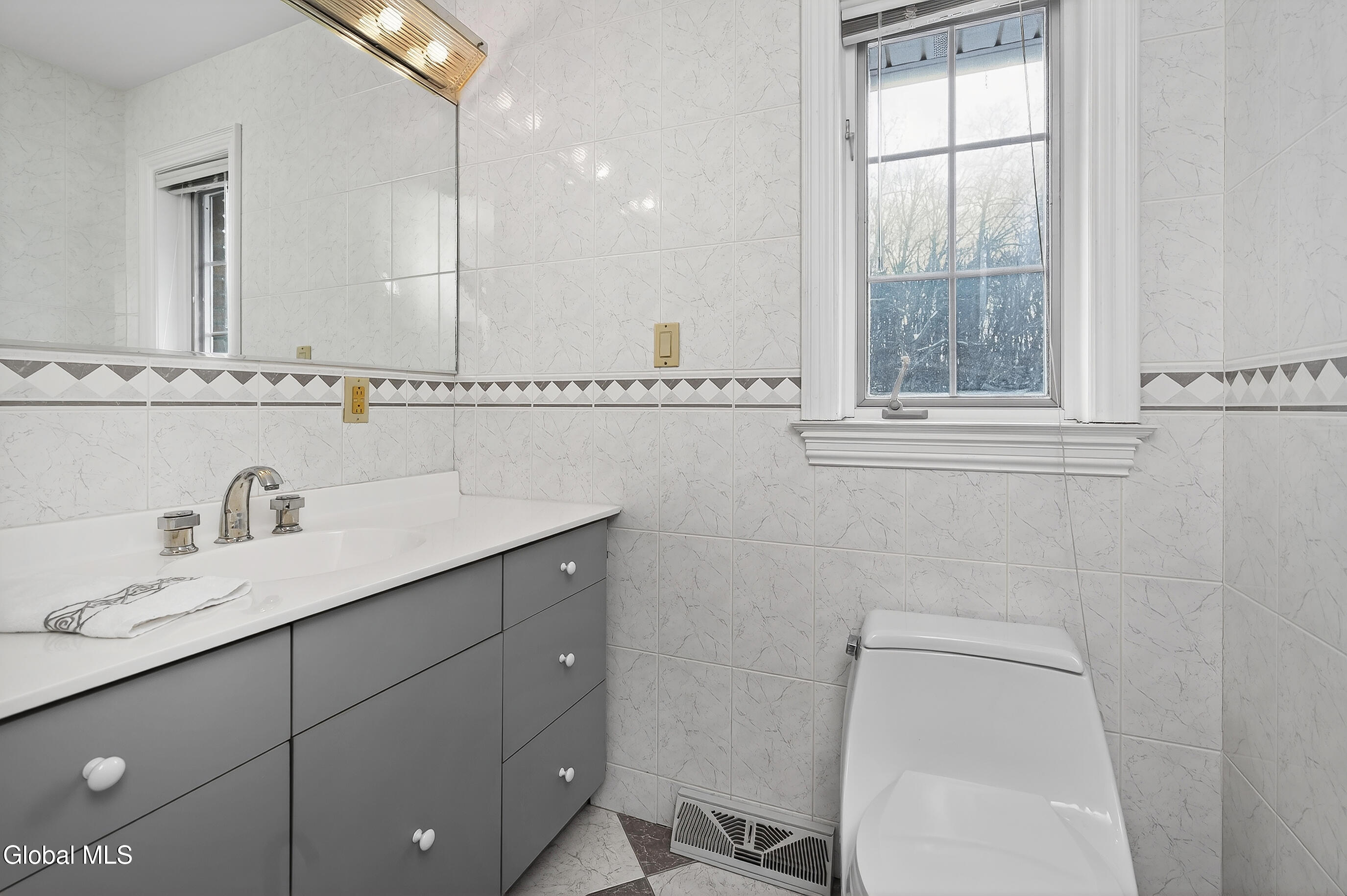 8 Malden Lane Bethlehem, NY 12054 - Photo 58 of 80 113-8-Maiden-Ln_delmar-NY-12054