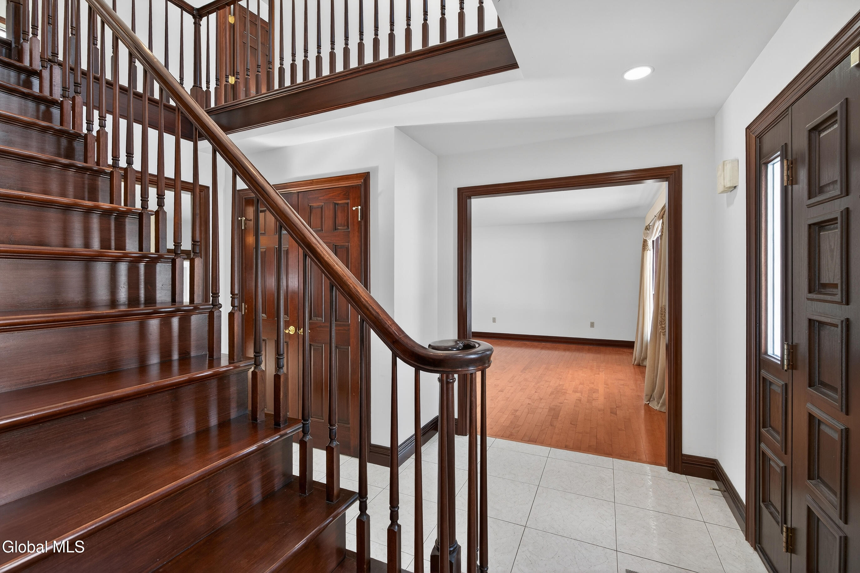 8 Malden Lane Bethlehem, NY 12054 - Photo 9 of 80 040-8-Maiden-Ln_delmar-NY-12054