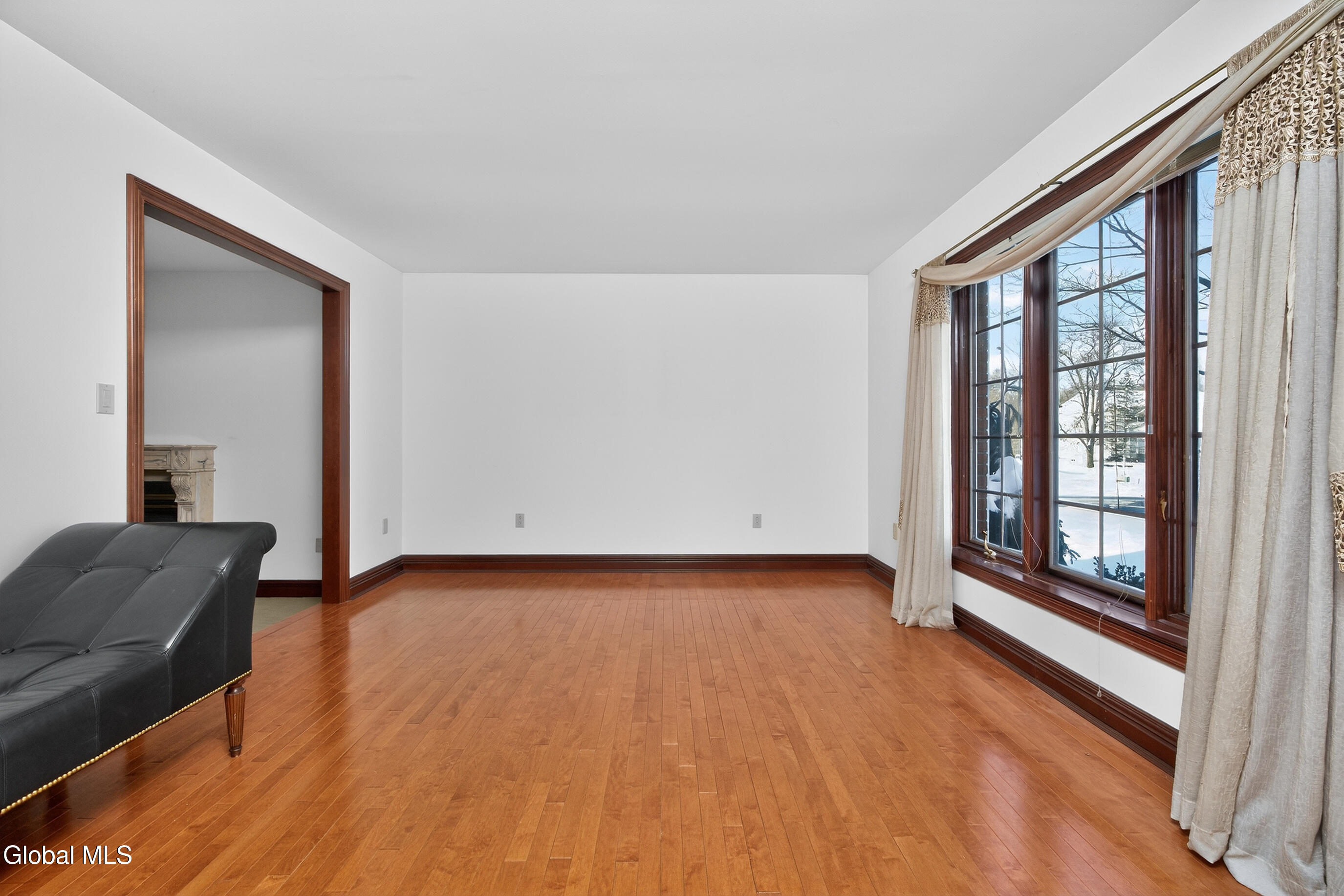 8 Malden Lane Bethlehem, NY 12054 - Photo 10 of 80 042-8-Maiden-Ln_delmar-NY-12054