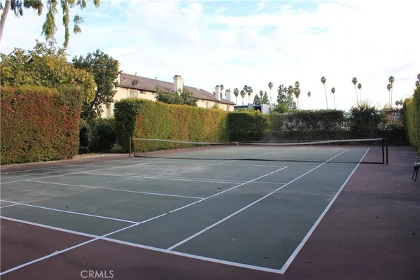 $349,000 | 7304 Corbin Avenue, Unit F, Reseda, CA 91335