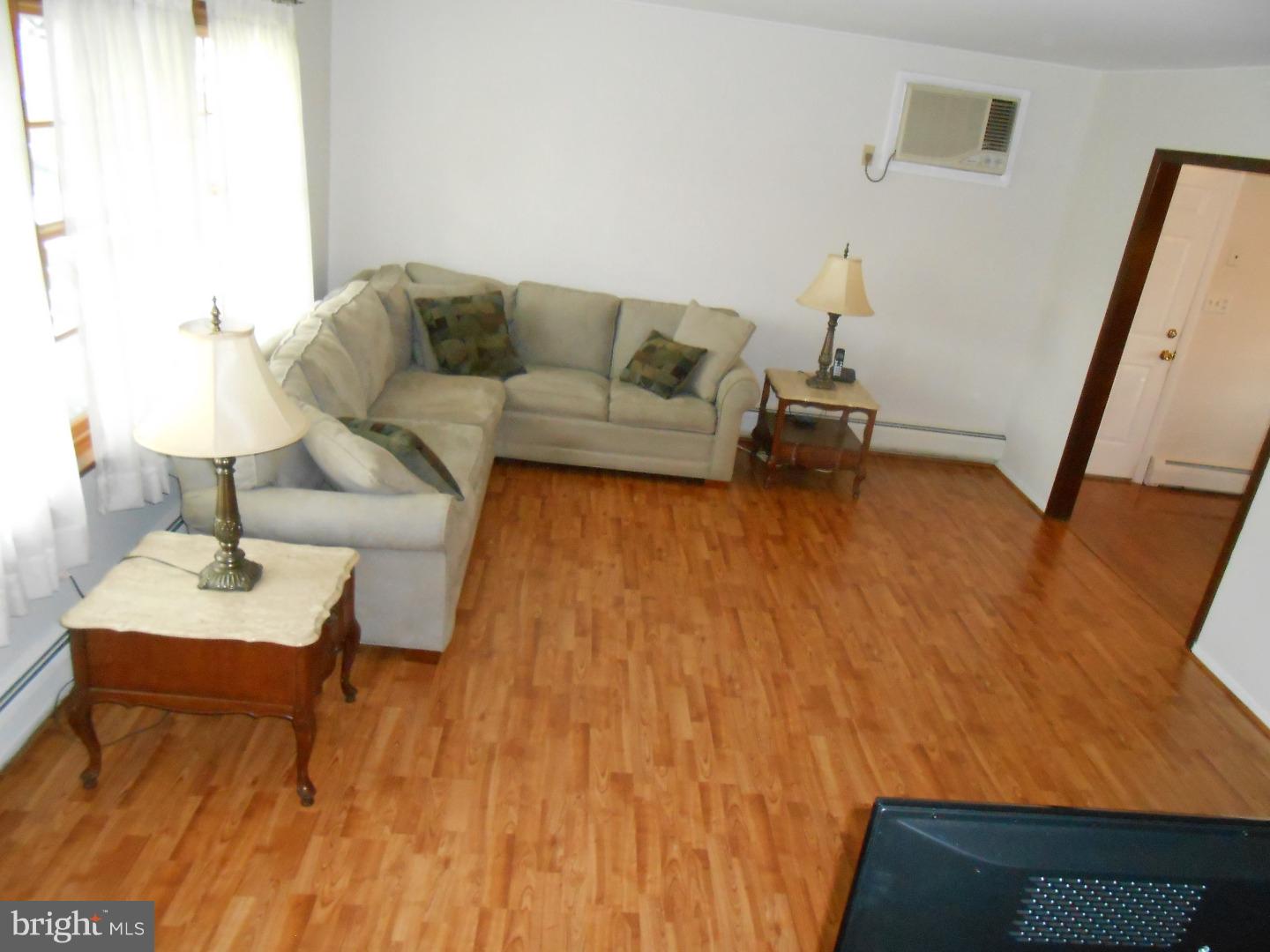 14 Umber Road Levittown, PA 19056 - Photo 7 of 22 Gallery Image 7
