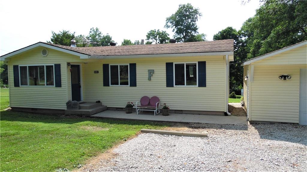 6591 North Maple Grove Road Bloomington, IN 47404 - Photo 3 of 33