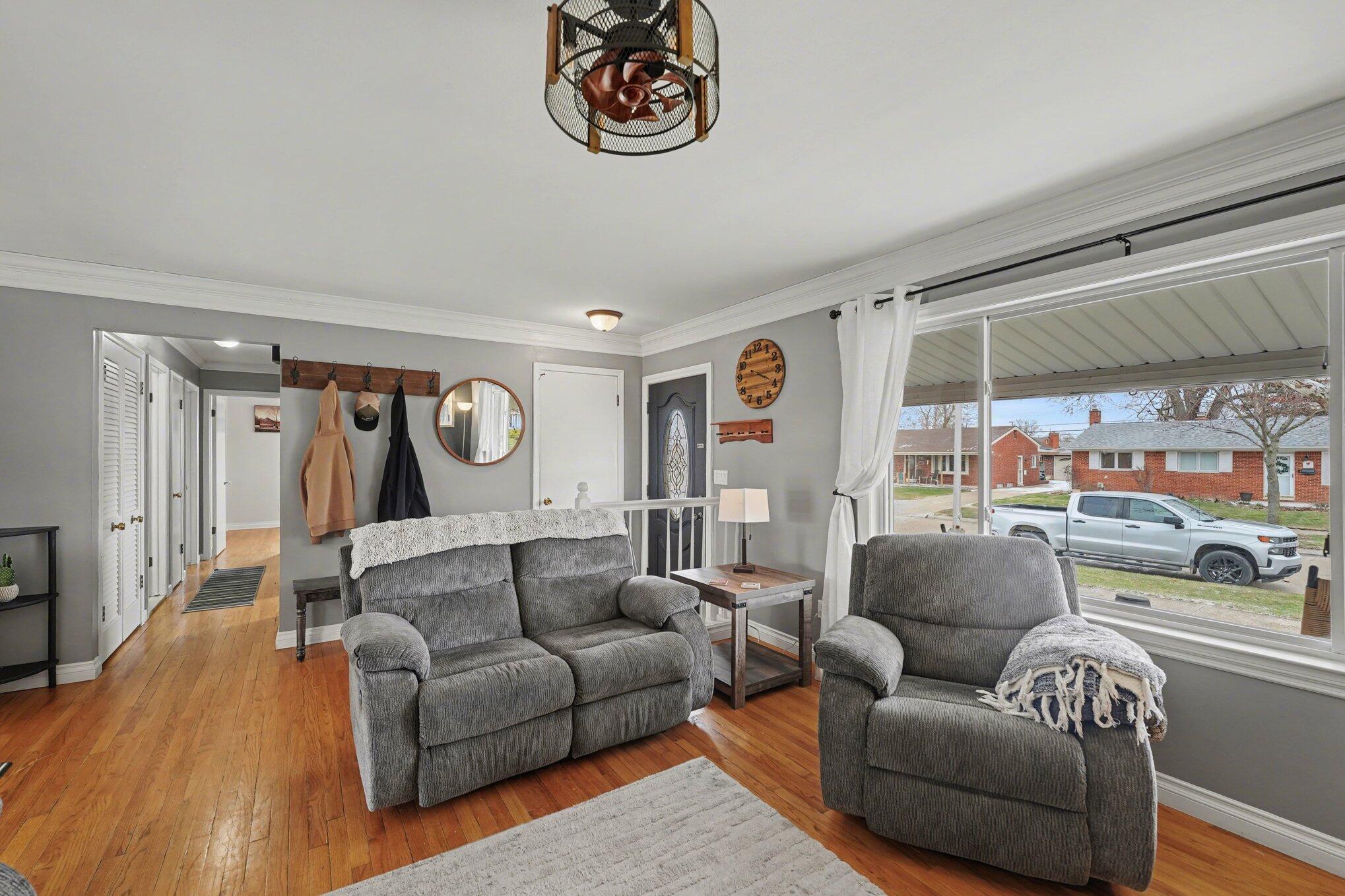 7725 North Henry Ruff Road Westland, MI 48185 - Photo 5 of 28 004_file_4522