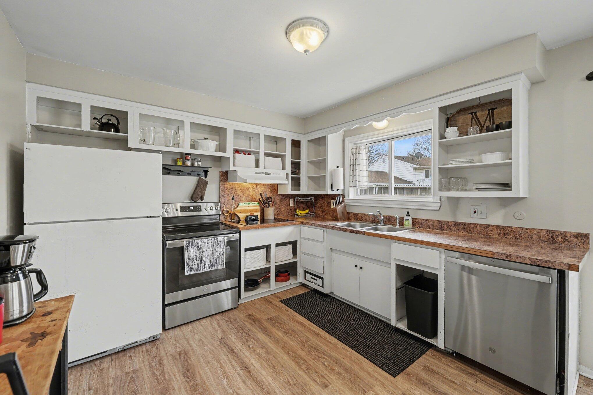 7725 North Henry Ruff Road Westland, MI 48185 - Photo 10 of 28 009_file_3759