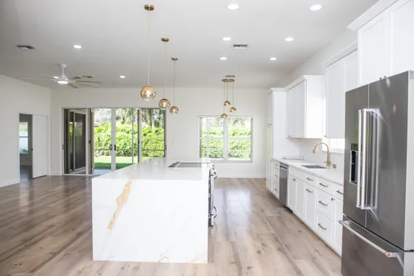 $4,900 | 10881 La Salinas Circle, Boca Raton, FL 33428