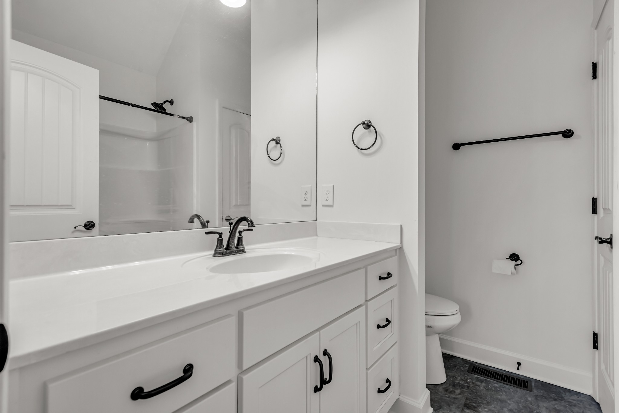 433 Pruett Road Dickson, TN 37055 - Photo 12 of 24 a bathroom with a bathtub a sink and mirror