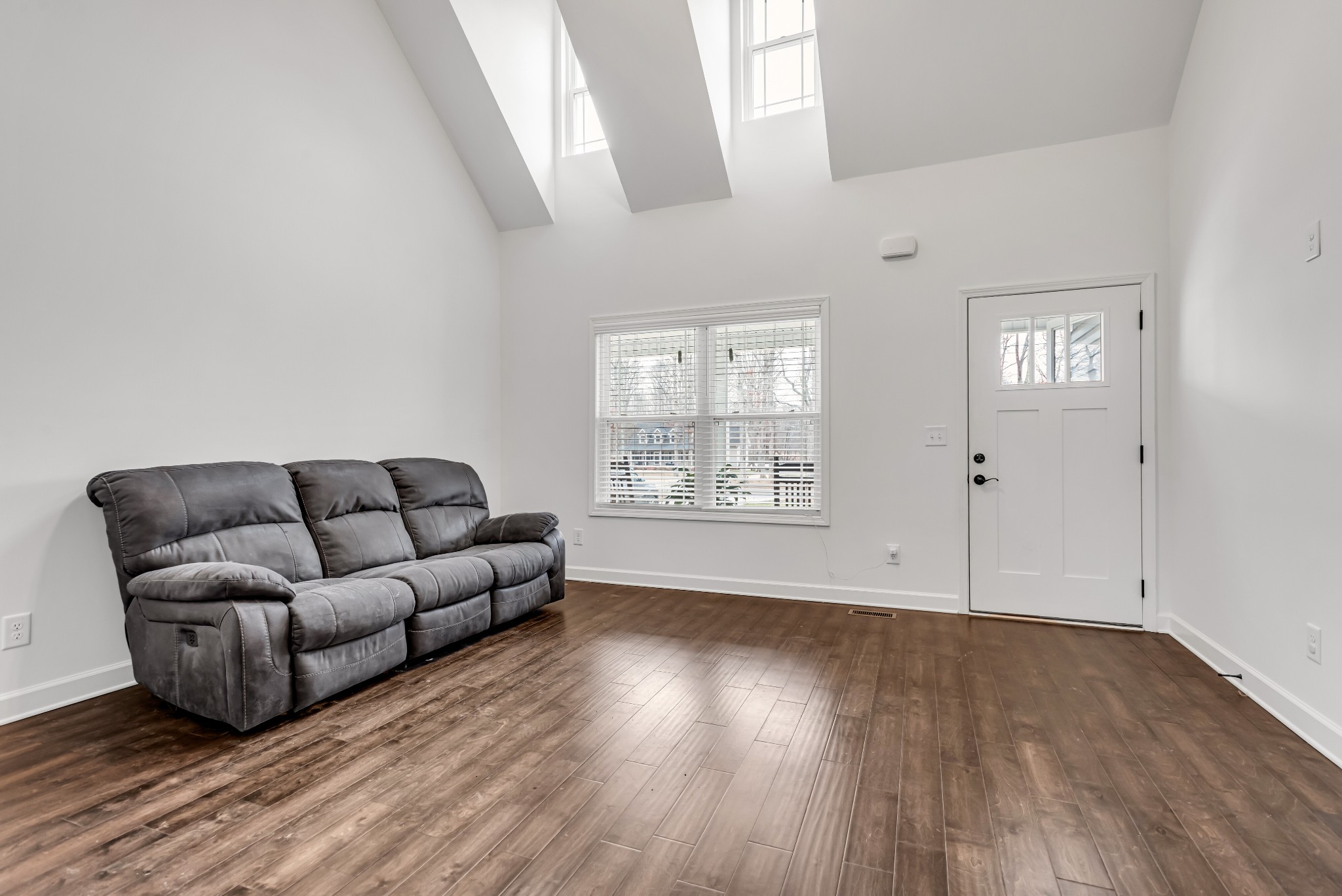 433 Pruett Road Dickson, TN 37055 - Photo 5 of 24 a living room with furniture and a window
