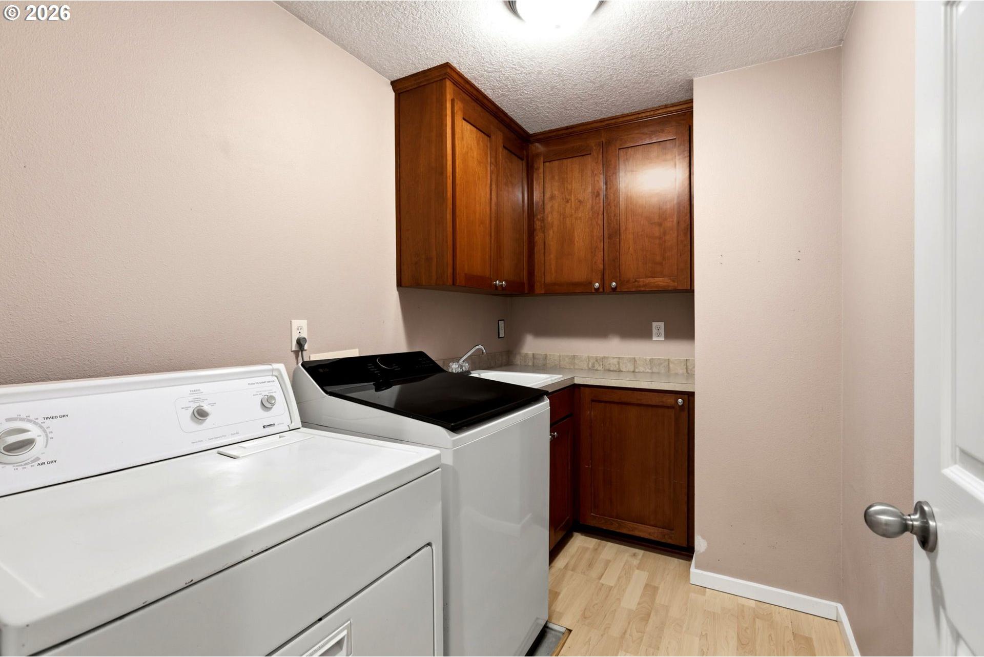 439 Vista Ridge Court Gaston, OR 97119 - Photo 18 of 48 Laundry