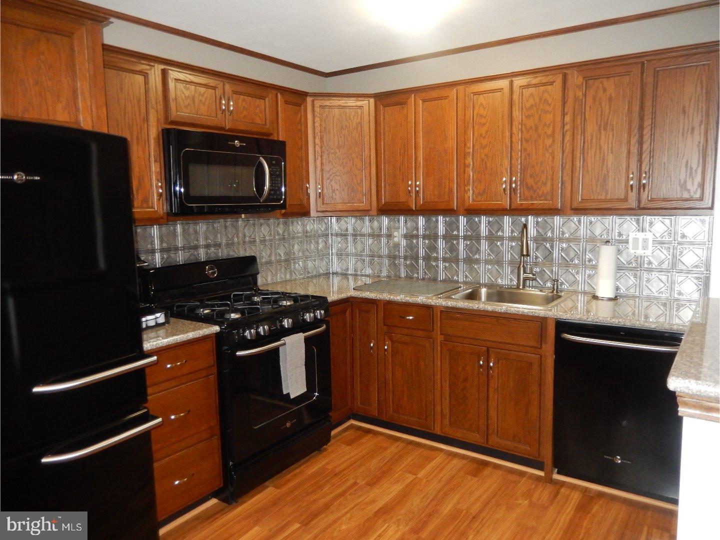 12662 Chilton Road Philadelphia, PA 19154 - Photo 13 of 25 Kitchen