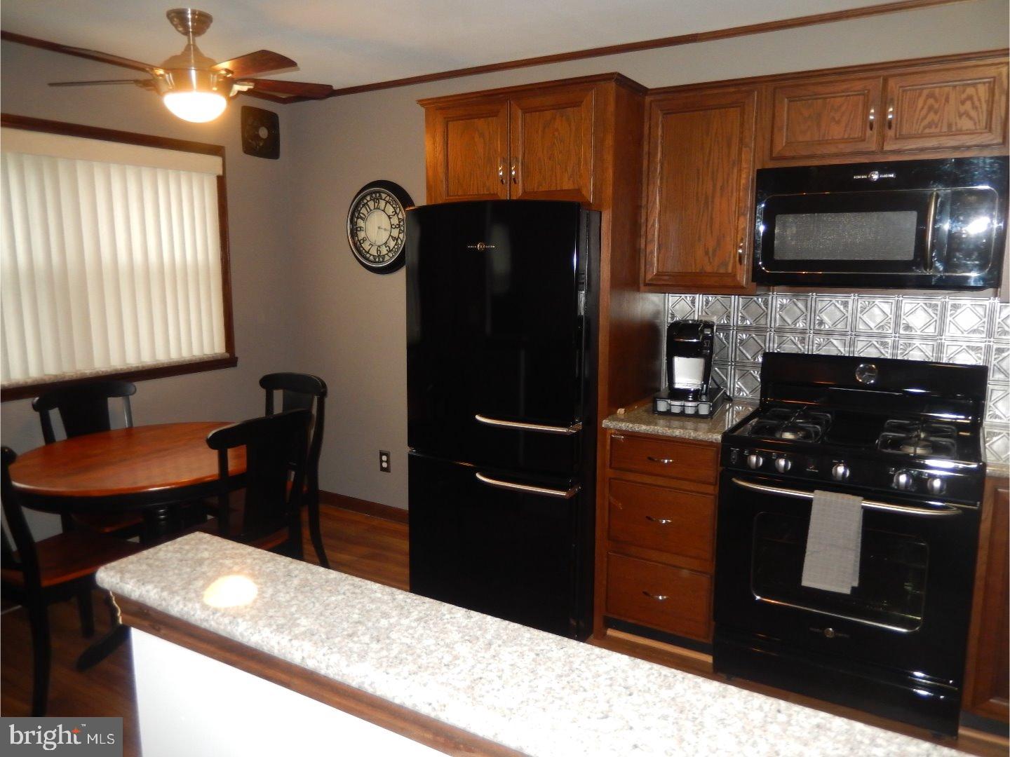 12662 Chilton Road Philadelphia, PA 19154 - Photo 14 of 25 Kitchen