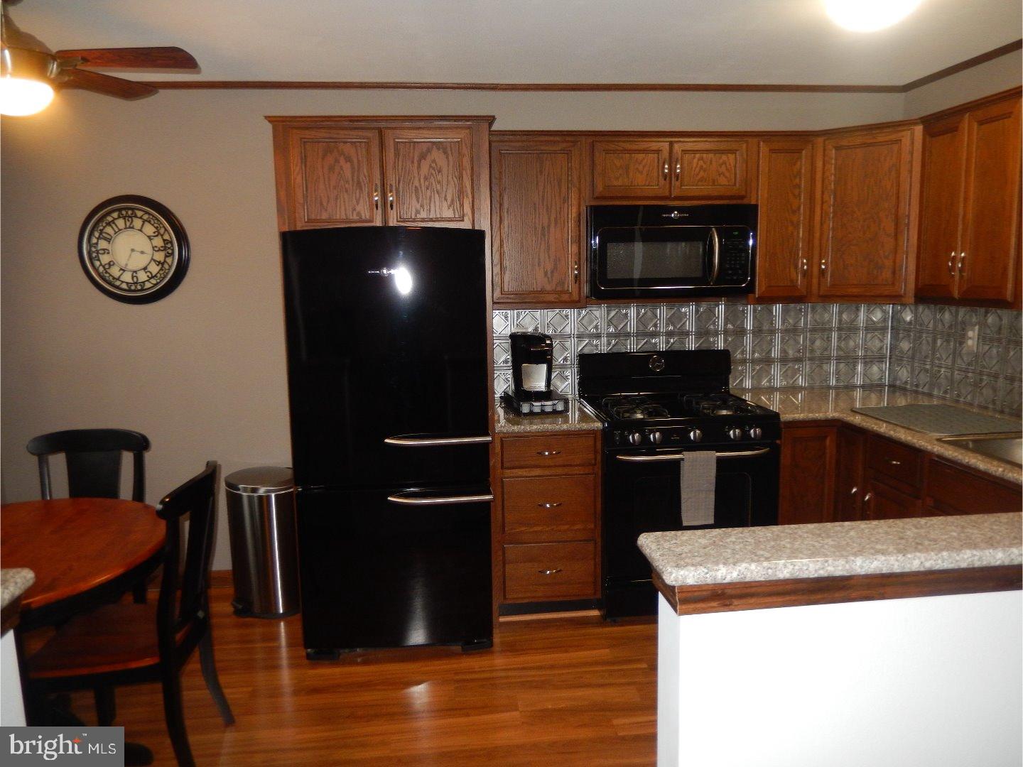 12662 Chilton Road Philadelphia, PA 19154 - Photo 15 of 25 Kitchen