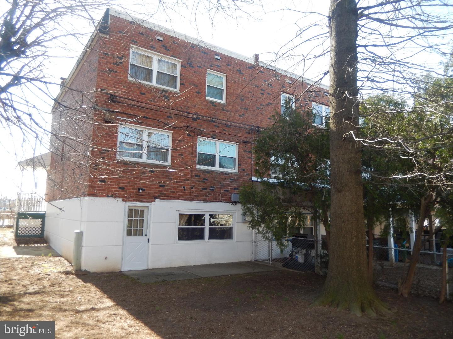 12662 Chilton Road Philadelphia, PA 19154 - Photo 4 of 25 Exterior Back