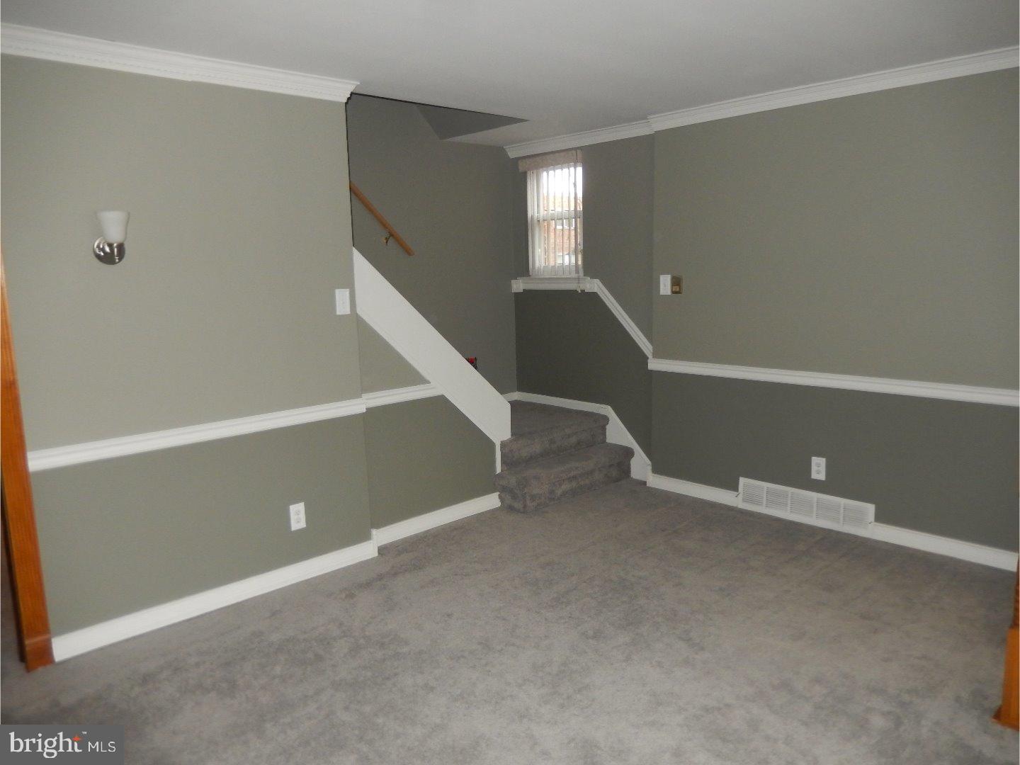 12662 Chilton Road Philadelphia, PA 19154 - Photo 8 of 25 Living Room