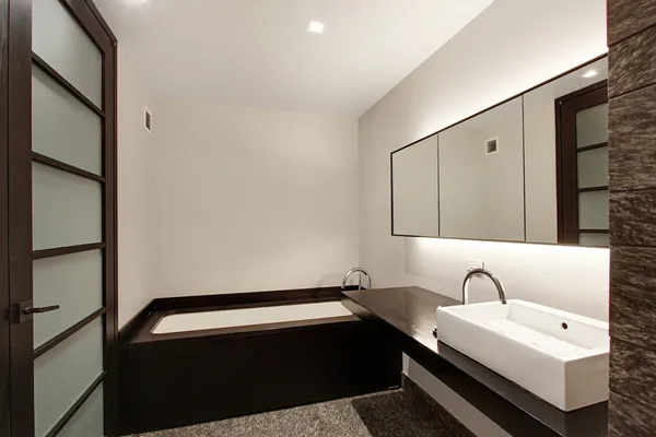 a close view of sink