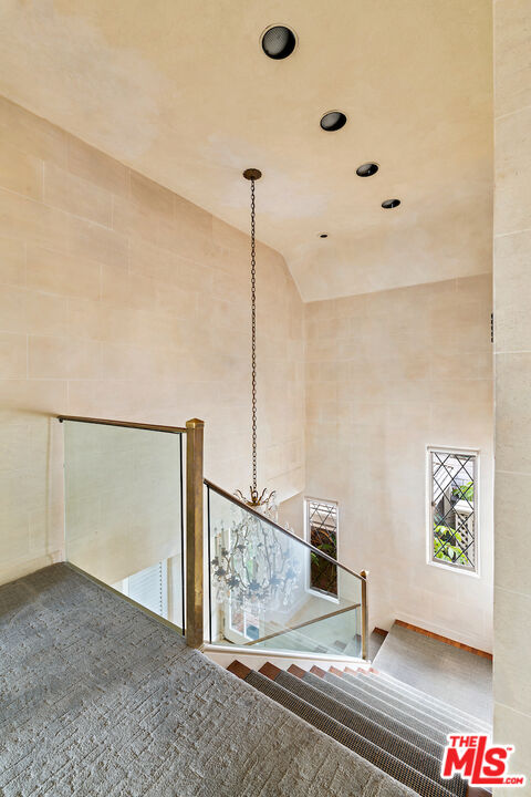 9679 Charleville Boulevard Beverly Hills, CA 90212 - Photo 17 of 32