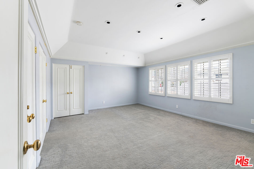 9679 Charleville Boulevard Beverly Hills, CA 90212 - Photo 20 of 32