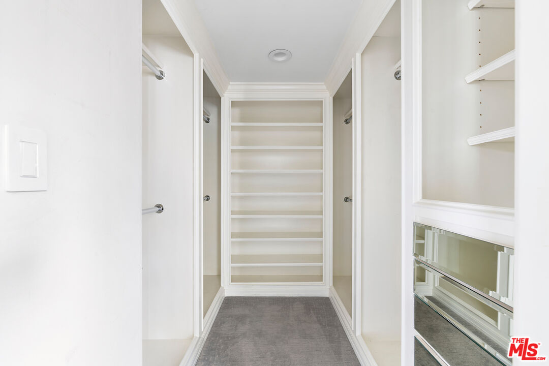 9679 Charleville Boulevard Beverly Hills, CA 90212 - Photo 27 of 32
