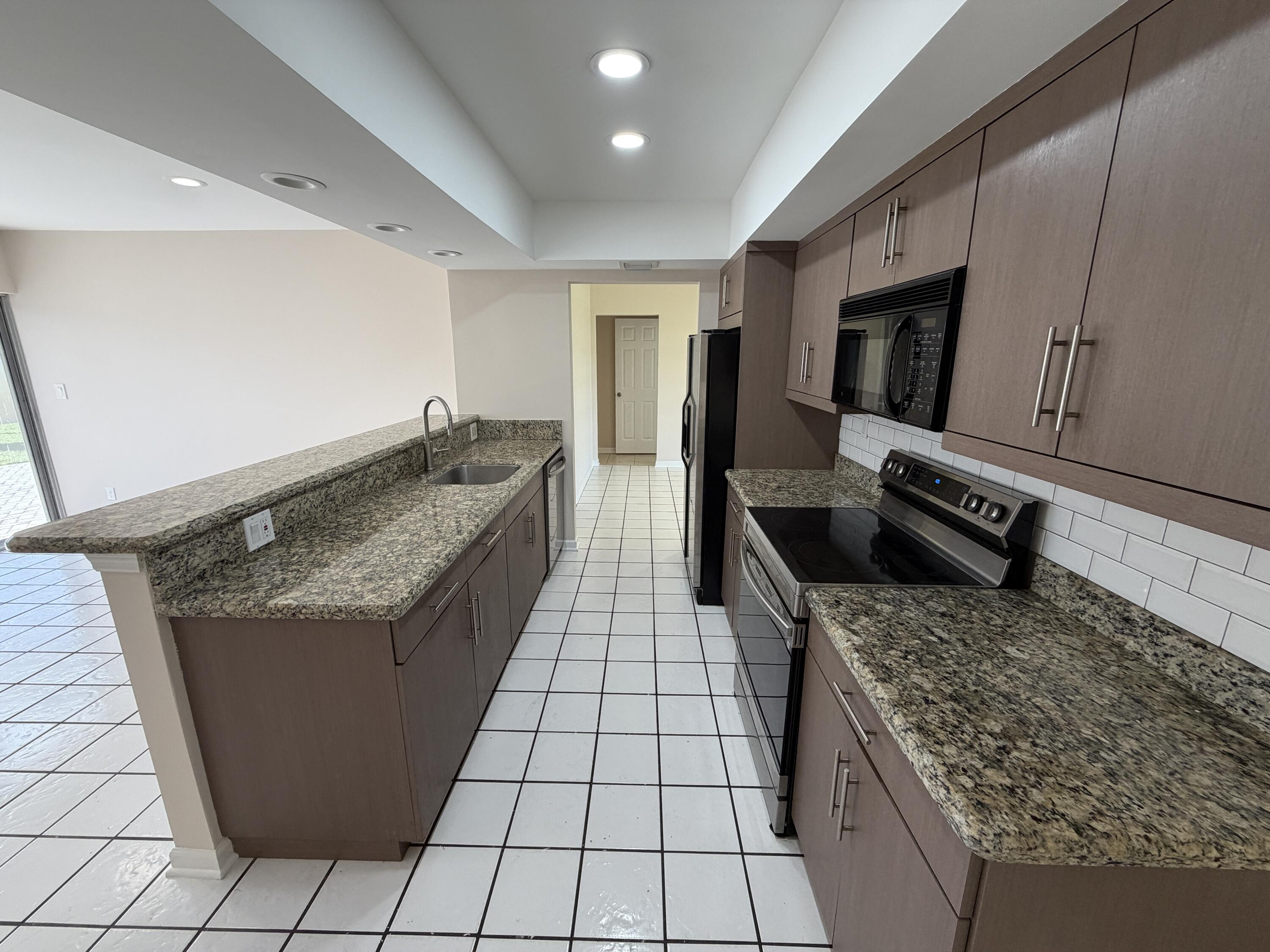 499 West Conference Drive Boca Raton, FL 33486 - Photo 8 of 24 IMG_1762