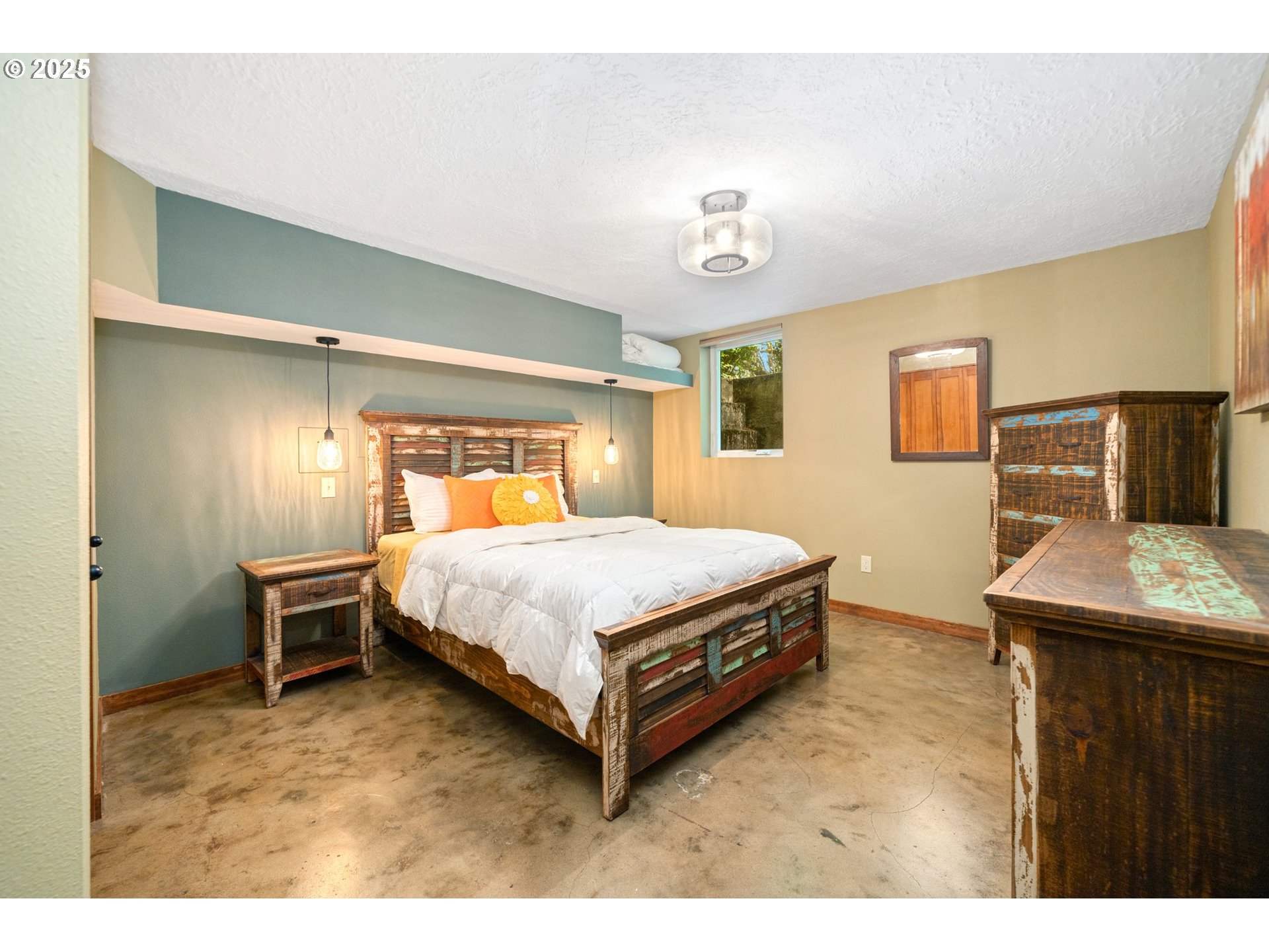 660 Southwest Evans Street Portland, OR 97219 - Photo 29 of 36