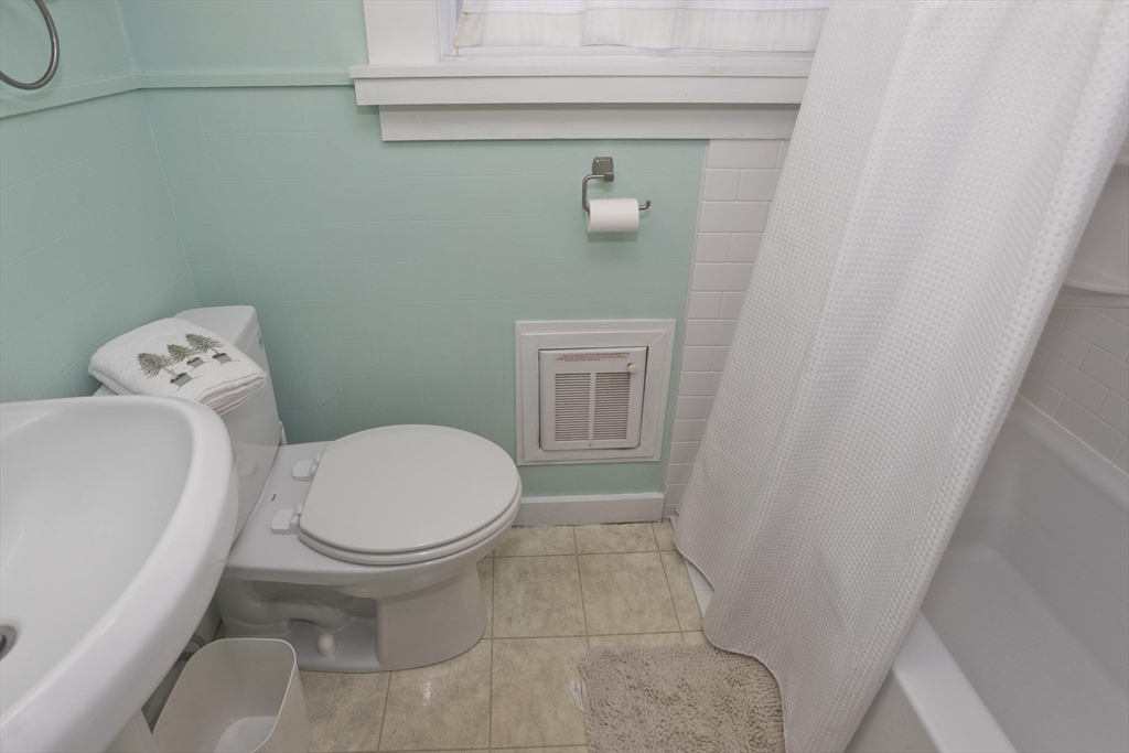 3 North Main Street Williamsburg, MA 01096 - Photo 24 of 34