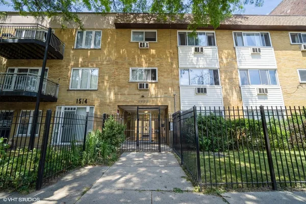 $235,000 | 1508 West Pratt Boulevard, Unit 2C, Chicago, IL 60626