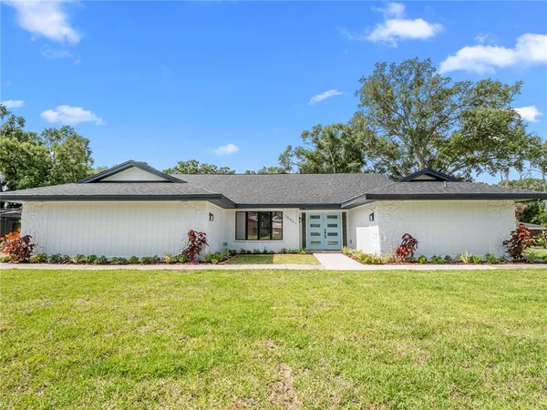$729,800 | 15901 Dover Cliffe Drive, Tampa, FL 33613