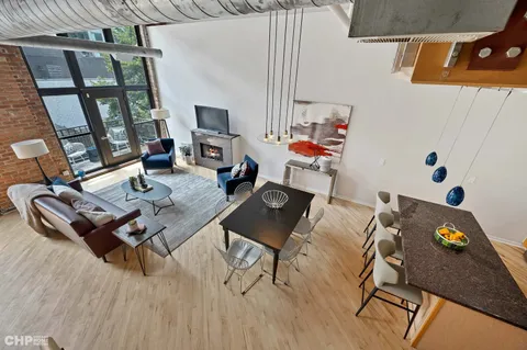 $5,000 | 203 South Sangamon Street, Unit 206, Chicago, IL 60607