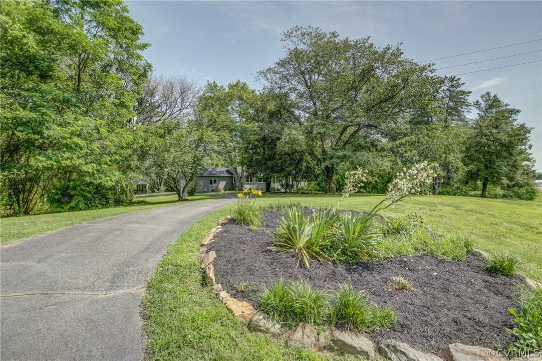 5304 River Road West Goochland, VA 23063 - Photo 4 of 47 a view of a park with large trees